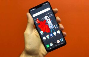 Video review LG G7 ThinQ: potência e (certo) custo-benefício em um topo de linha