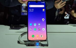Na mão! Xiaomi Mi 9 é a definição do bom bonito e barato; confira os testes