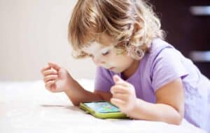 Controle parental: como garantir um ambiente seguro para seus filhos na internet