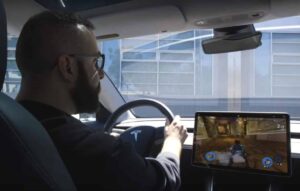 Games nos painéis dos carros da Tesla