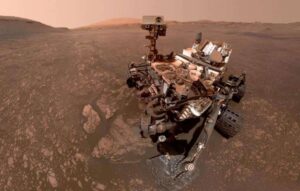Curiosity tira selfie antes de escalada em Marte
