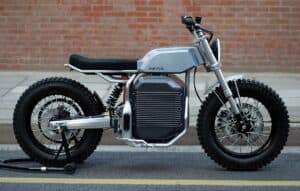 Moto elétrica simula sons de modelos antigos