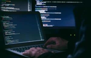 Vírus incomum ataca tanto Windows quanto Linux