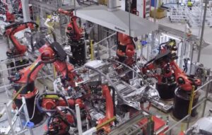 Tesla mostra montagem de carros em Xangai