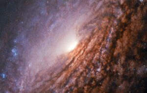 Astrônomos encontram buraco negro próximo da Terra