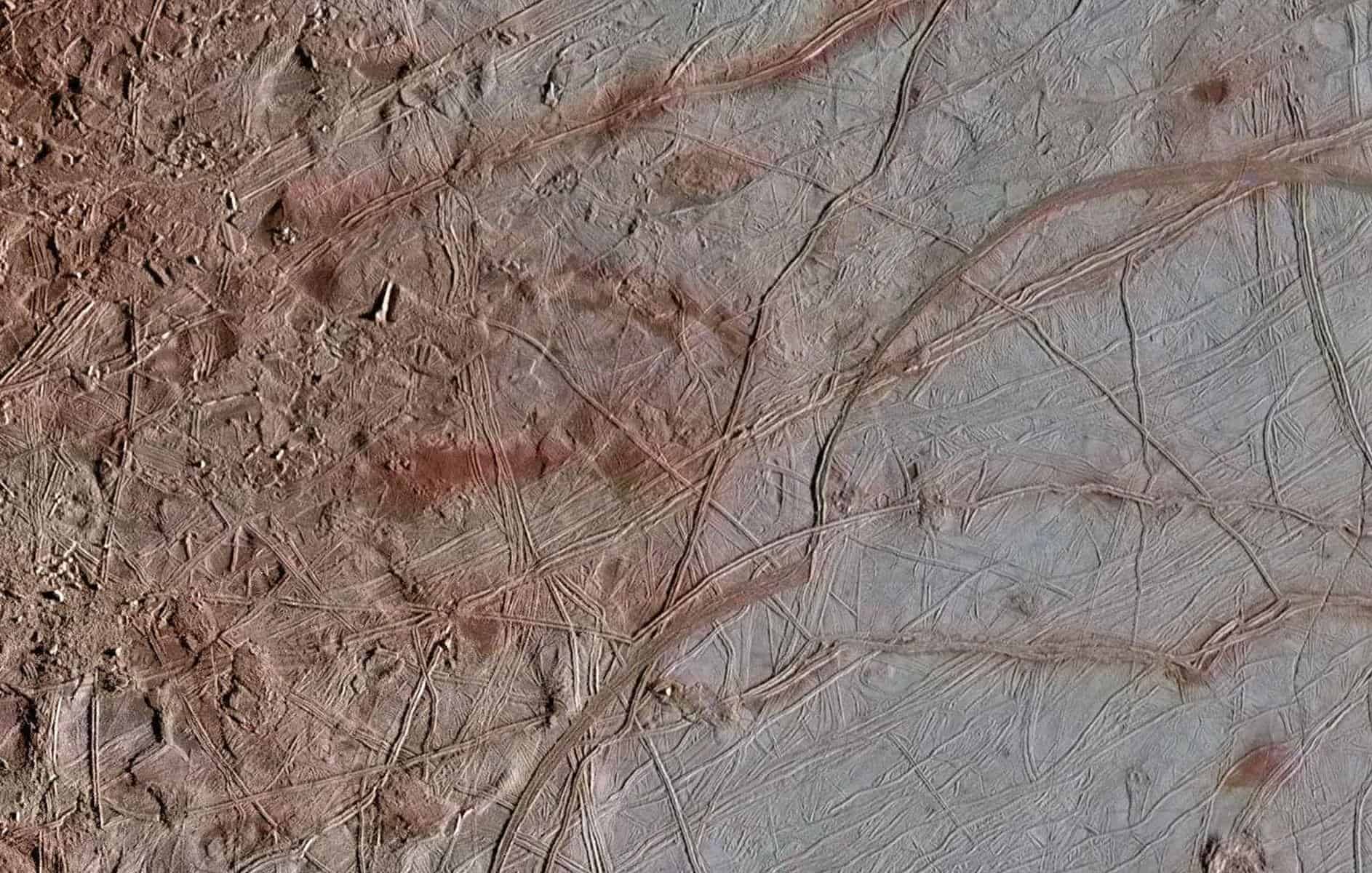 Nasa reedita imagens de lua de Júpiter em alta resolução