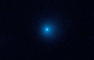 Cometa gigante continua a caminho da Terra