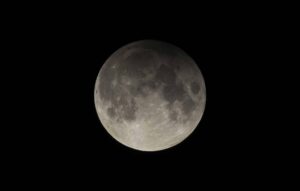 Descoberta pode fazer repensar a origem da Lua