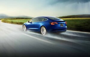 Model S se mostra bastante seguro em acidente