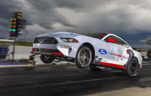 Mustang exibe força dos elétricos