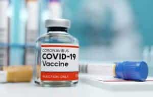 Testes de vacina da Universidade de Oxford são suspensos