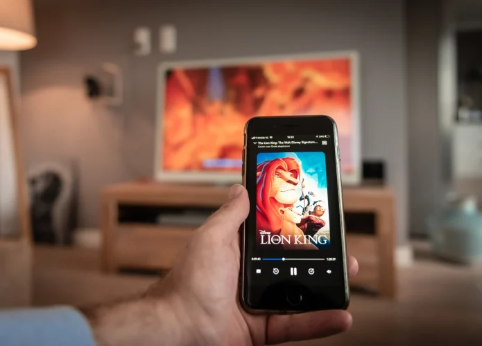 Chromecast permite transformar sua tv em uma smart tv