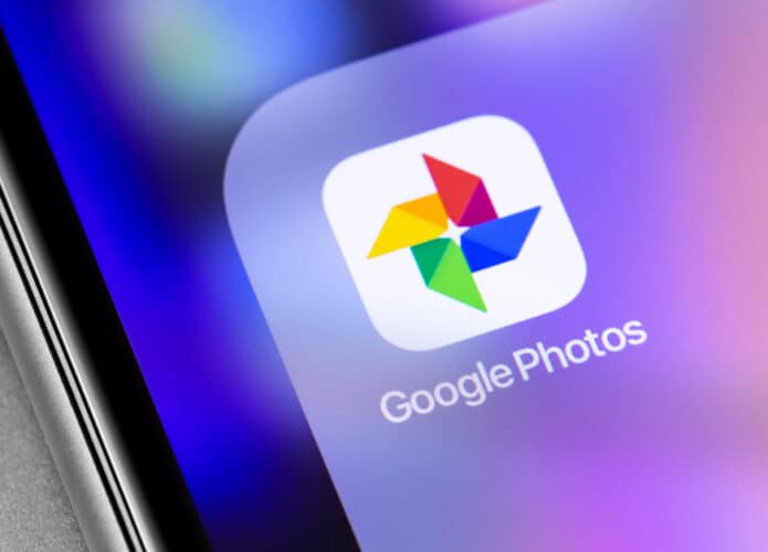 Ícone Google Fotos na tela de um smartphone