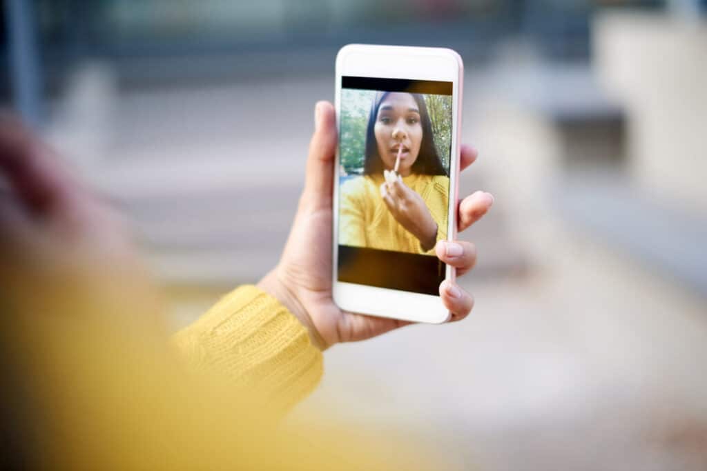 Como salvar selfies espelhadas no iOS 14