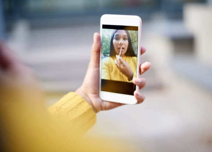 Como salvar selfies espelhadas no iOS 14