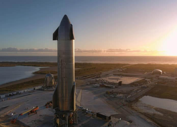 SpaceX Starship SN8 na plataforma de lançamento