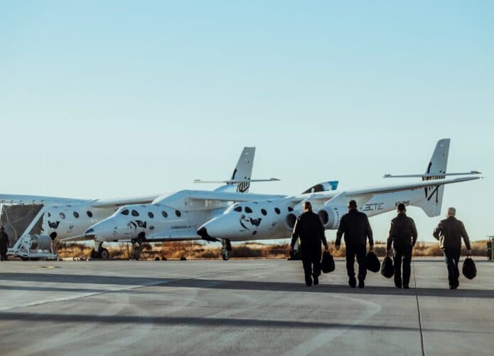 Virgin_Galactic_Pilots_on_their_way_to_the_Virgin_Galactic_Spaceflight_System-695x500
