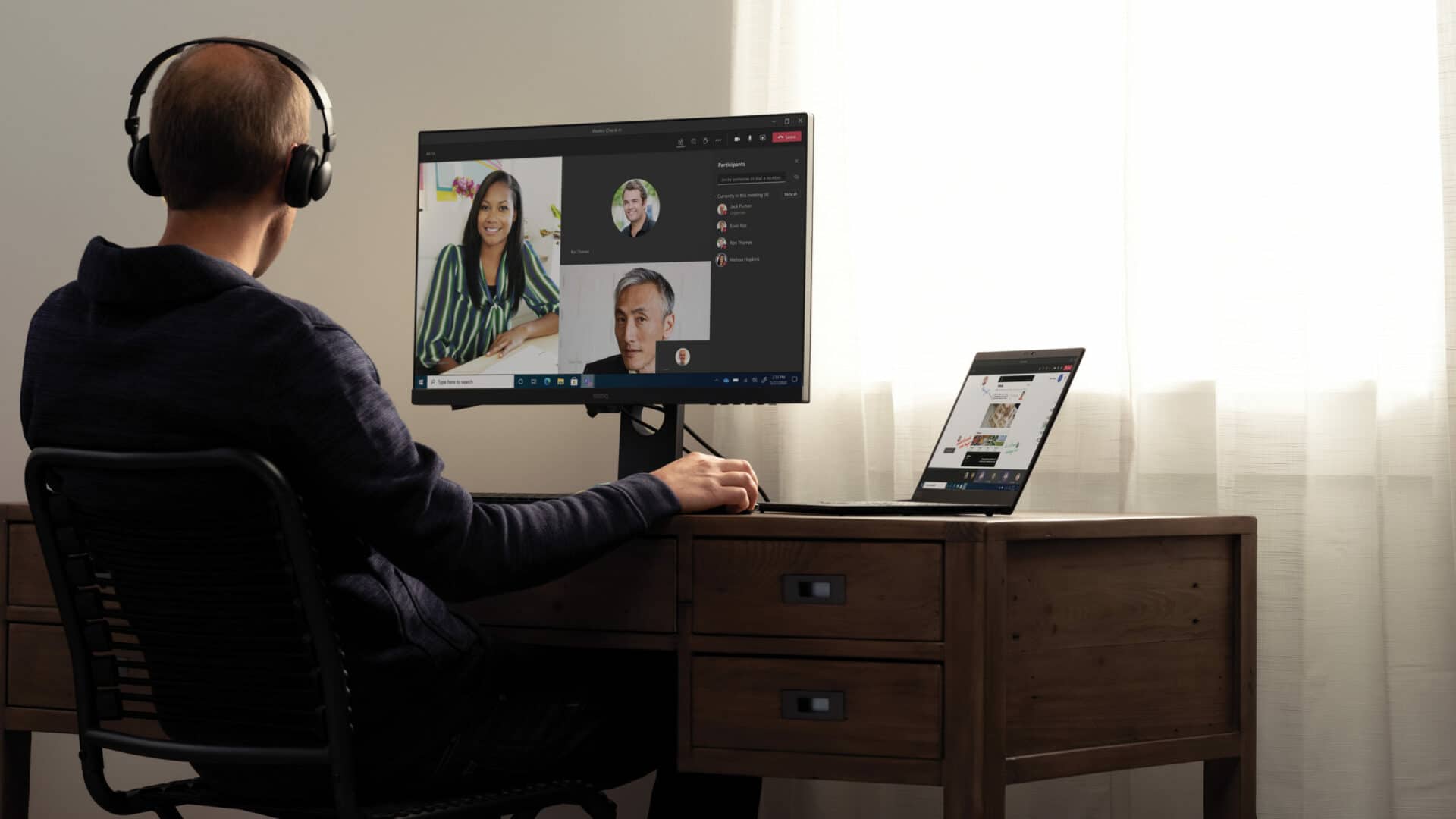 WIN20_PRO_RemoteWorking_033-1-scaled-1-1920x1080