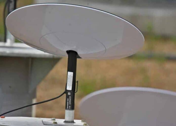 antena-starlink-darkpenguin22-reddit-695x500