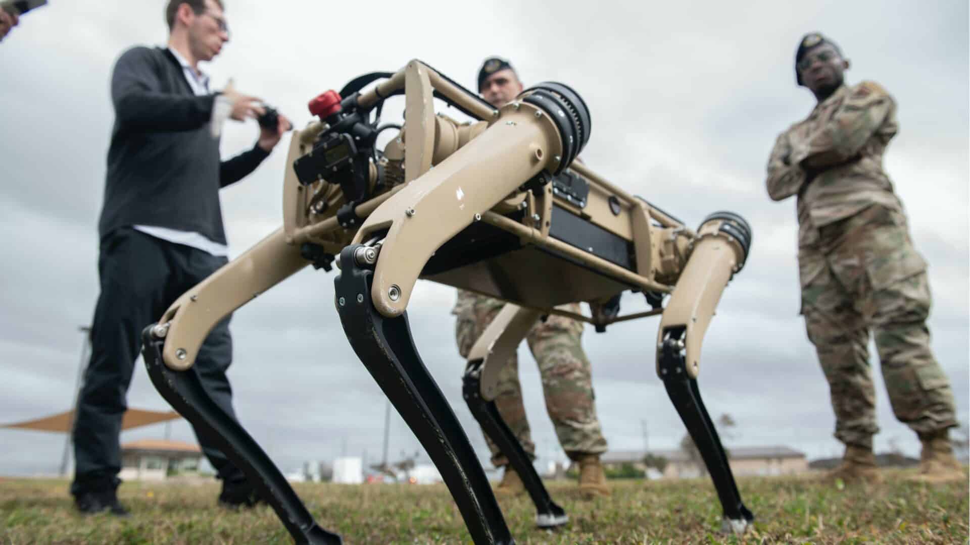 Exército dos EUA testa cães robôs