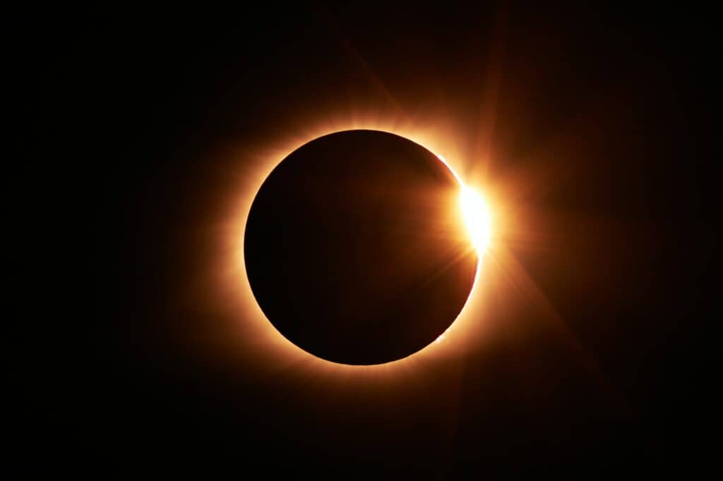 Eclipse solar total