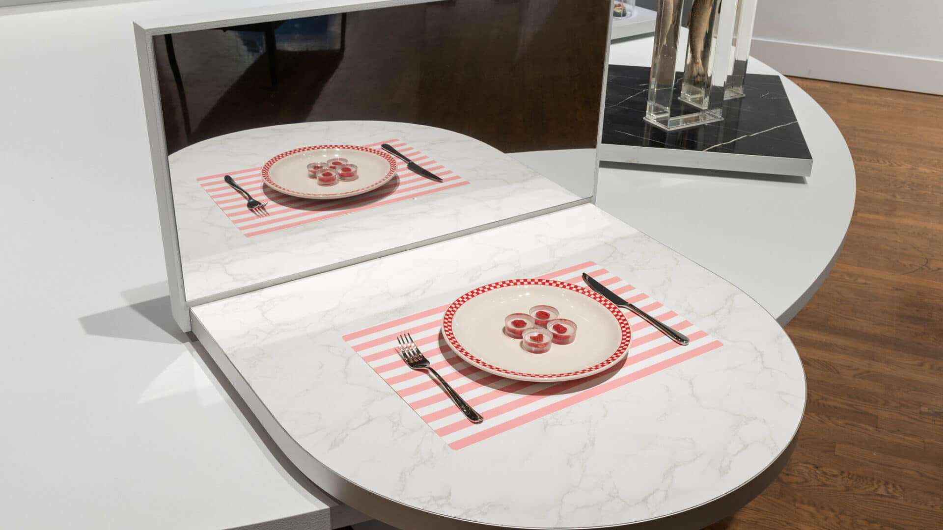 Carne criada a partir de células humanas está em exposição