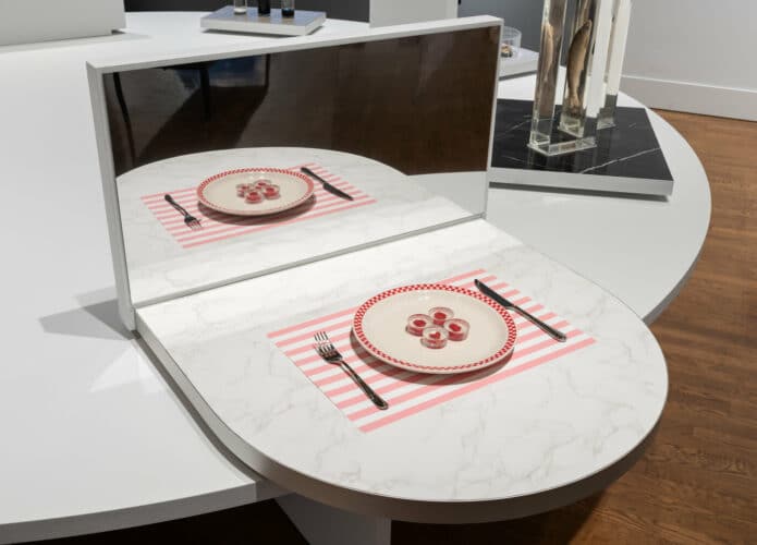 Carne criada a partir de células humanas está em exposição