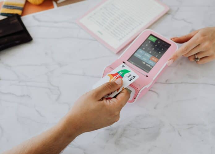 nfc-pagamento-aproximacao-karolina-grabowska-pexels-695x500