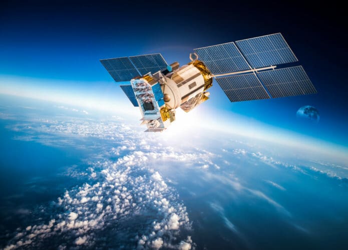 Internet global via satélite está em andamento