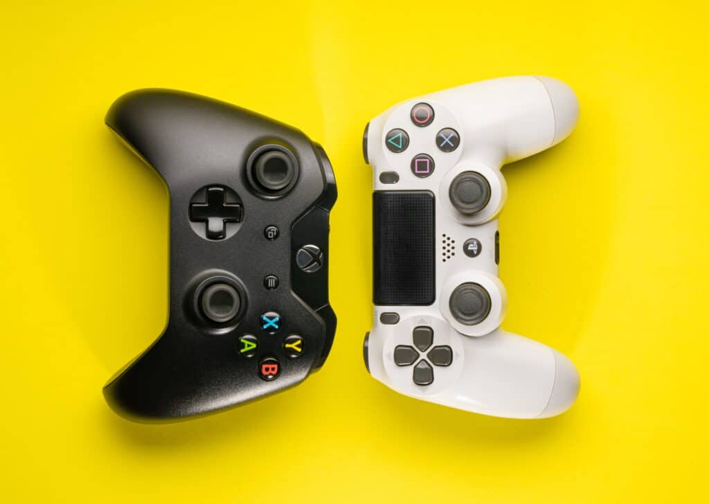 Controles do Xbox One e PlayStation 4