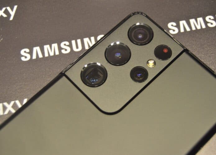 Galaxy S21 Ultra (Imagem: Renato Santino/Olhar Digital)