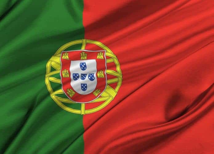 bandeira_portugal_shutterstock_412775389-695x500