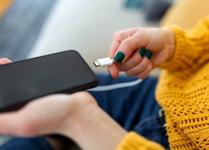 Como funcionam carregadores rápidos