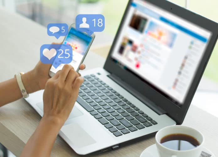 Ao optar por baixar suas fotos e vídeos do Faceboook, a plataforma libera um arquivo com todo o conteúdo