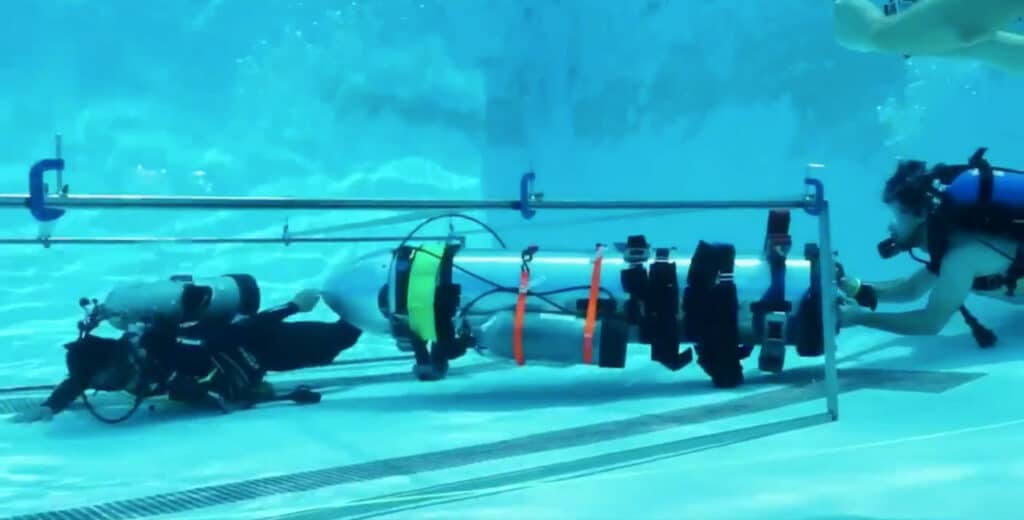 Submarino proposto por Elon Musk para ajudar no resgate de garotos na Tailândia.