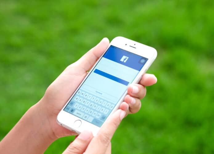Facebook celular