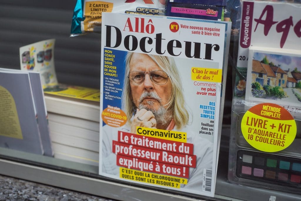 o médico francês Didier Raoult em uma capa de revista