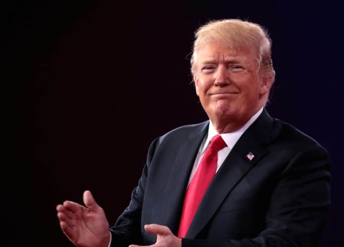 Donald Trump é banido do Snapchat