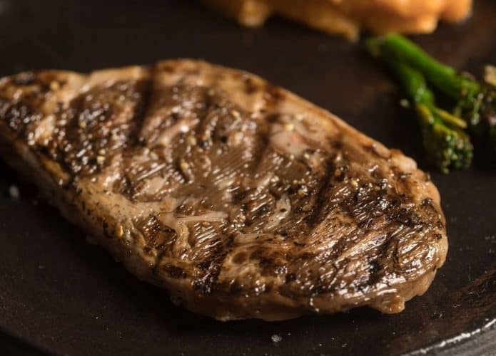 Bife-de-lombo-de-carne-cultivada-695x500