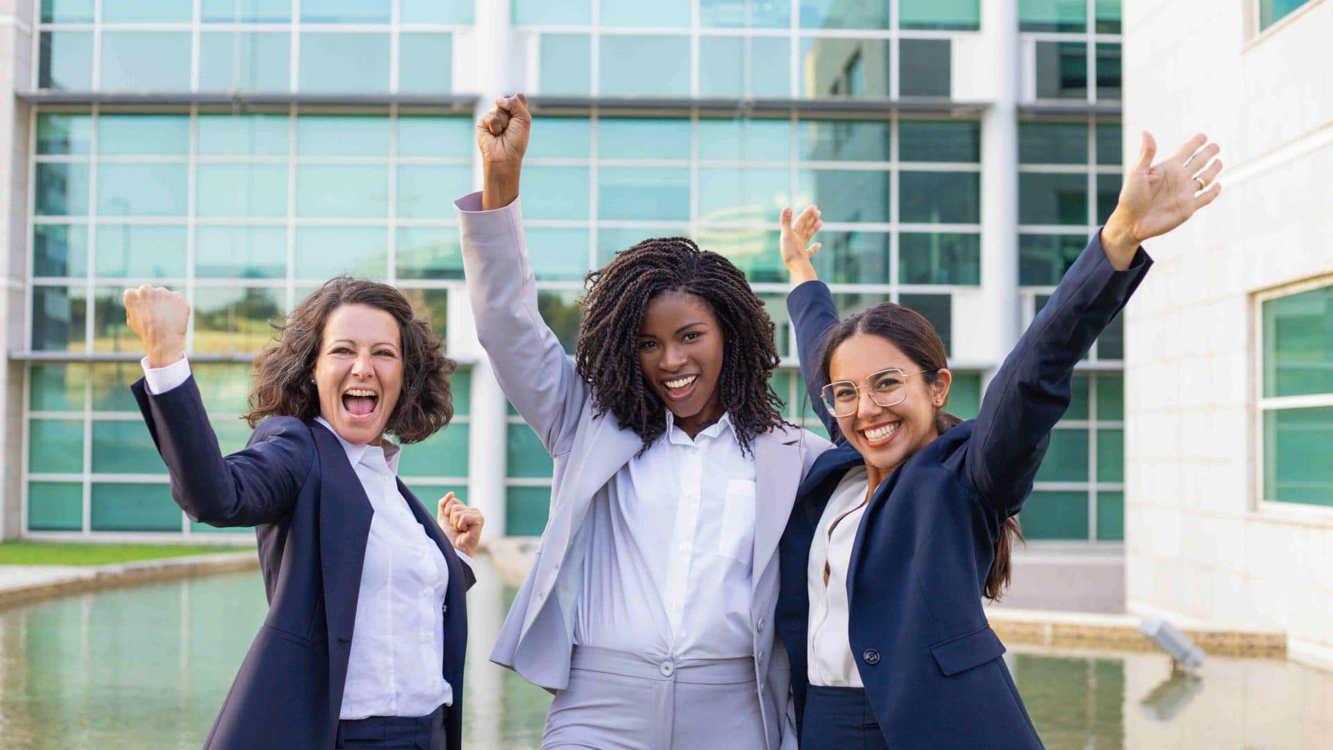 Mulheres de negócios felizes