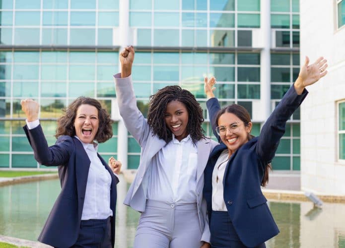 Mulheres de negócios felizes