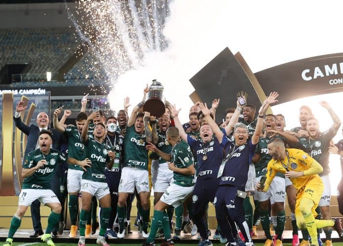 Palmeiras-Vence-Libertadores-695x500