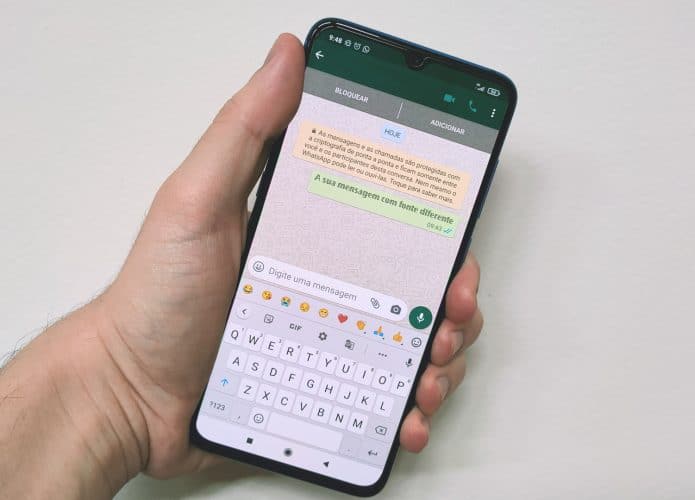Fonte diferente no WhatsApp