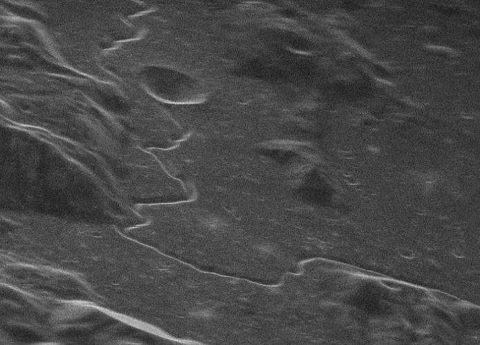 imagem-de-radar-da-lua-obtida-pelo-gbt-vlba-na-foto-que-mostra-o-local-de-pouso-da-nave-apollo-15-podemos-ver-uma-cratera-de-6-km-de-diametro-1612978501018_v2_900x506-695x500