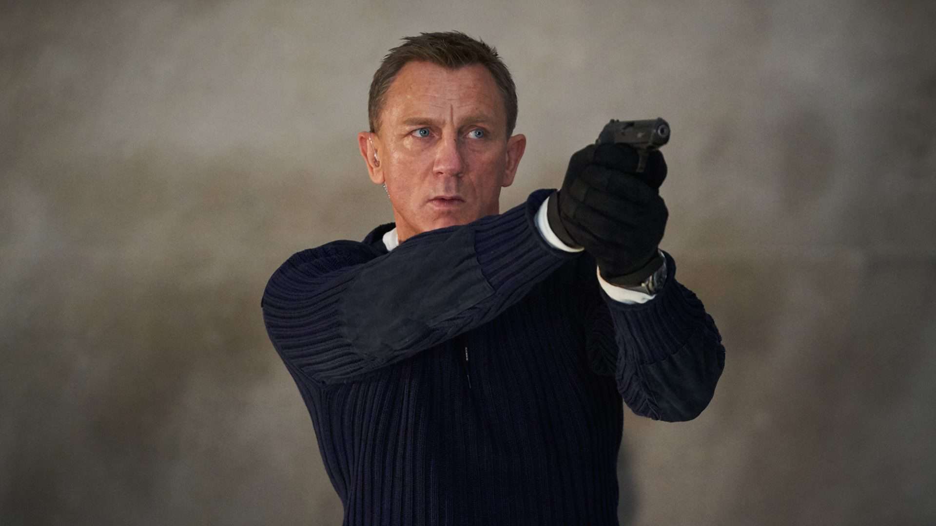 Imagem mostra o ator Daniel Craig como James Bond, em cena de 