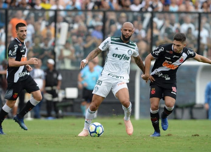 Felipe Melo jogador na partida entre Vasco e Palmeiras pelo Campeonato Brasileiro no Estádio São Januário