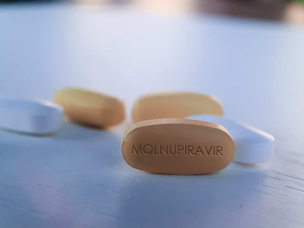 Molnupiravir, medicamento antiviral em testes contra Covid-19