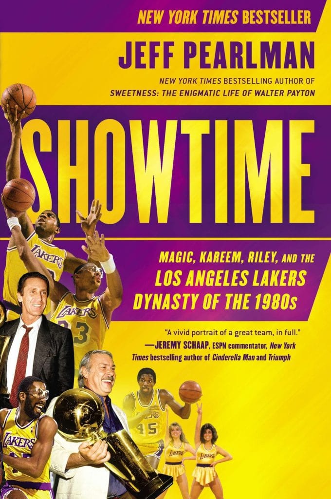 Capa do livro "Showtime: Magic, Kareem, Riley, and the Los Angeles Lakers Dynasty of the 1980s", que serve de base para série sobre os Los Angeles Lakers. Imagem: Gotham Books/Divulgação