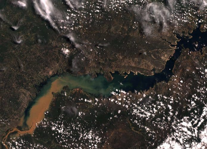 Represa de Sobradinho, na Bahia, vista do espaço pelo satélite Amazônia 1