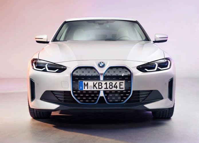 BMW-i4-3-1-695x500